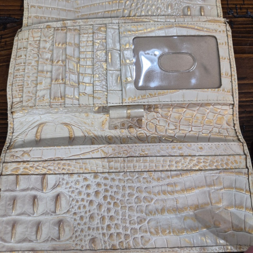 Brahmin Contour Melbourne Leather Tri Fold Wallet Chic Classic Discontinued HTF - Picture 8 of 11